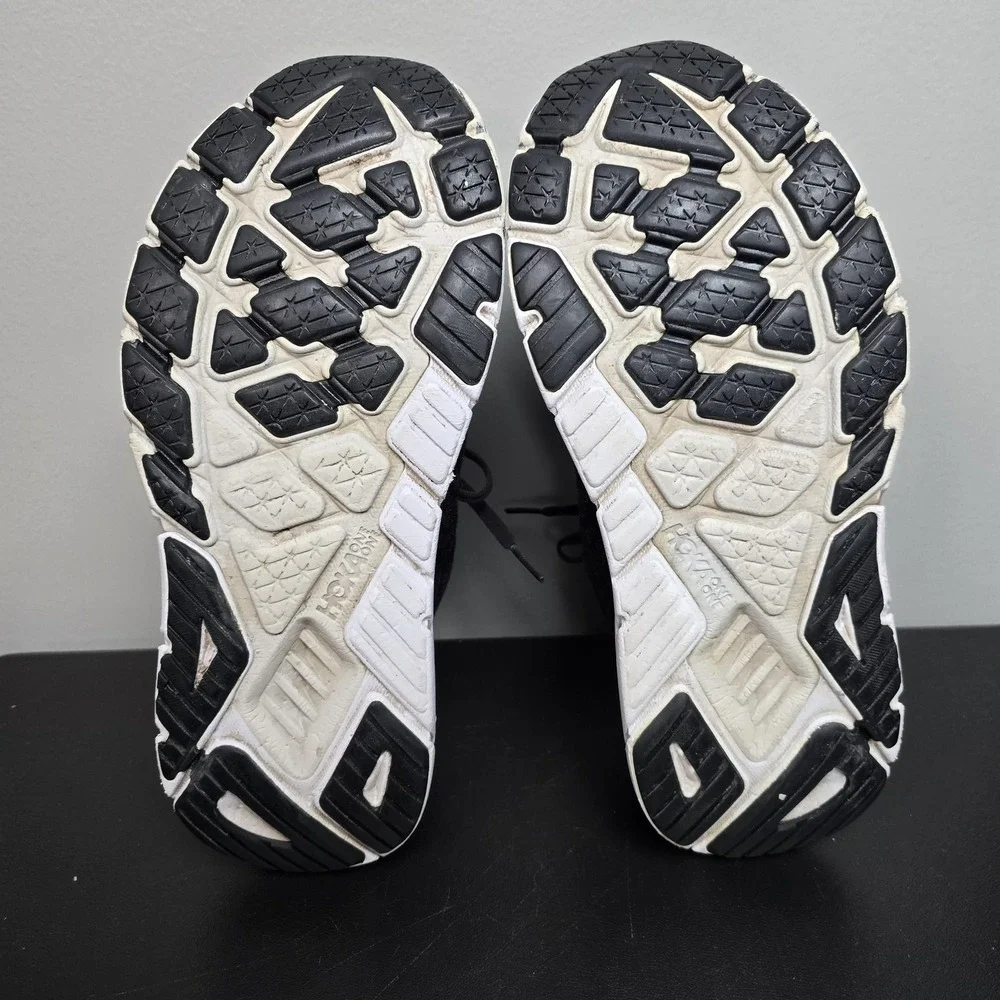 Hoka Shoes Womens Size 10.5B Black White Arahi 6 Performance Running Sneakers